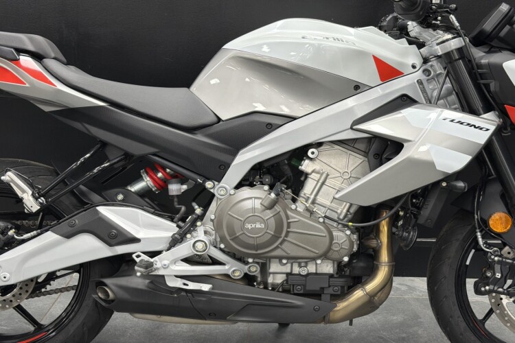 APRILIA TUONO 457