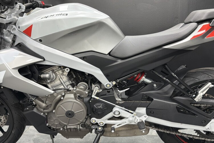 APRILIA TUONO 457