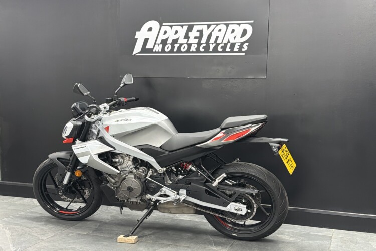 APRILIA TUONO 457