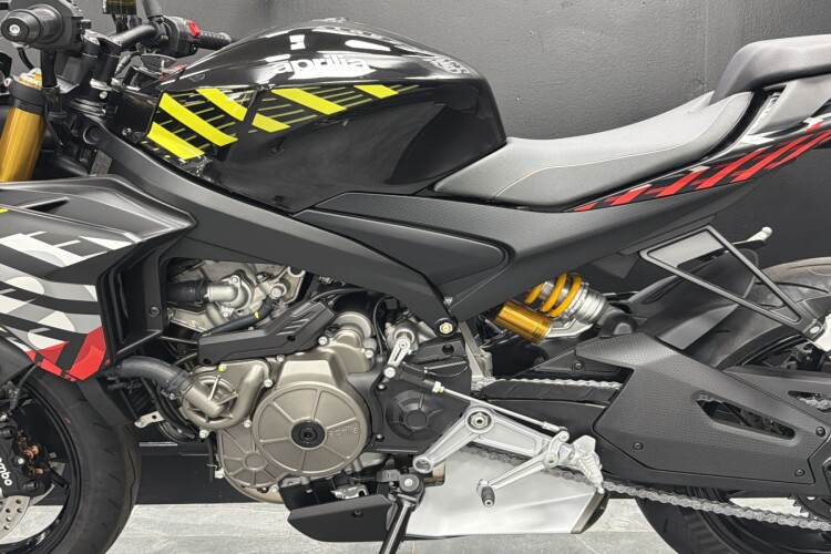 APRILIA TUONO 660