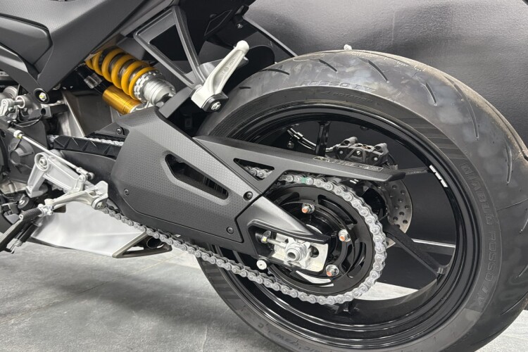 APRILIA TUONO 660