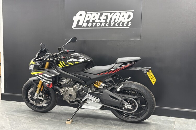 APRILIA TUONO 660