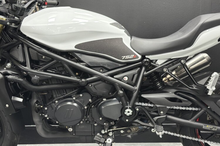 BENELLI 752 S