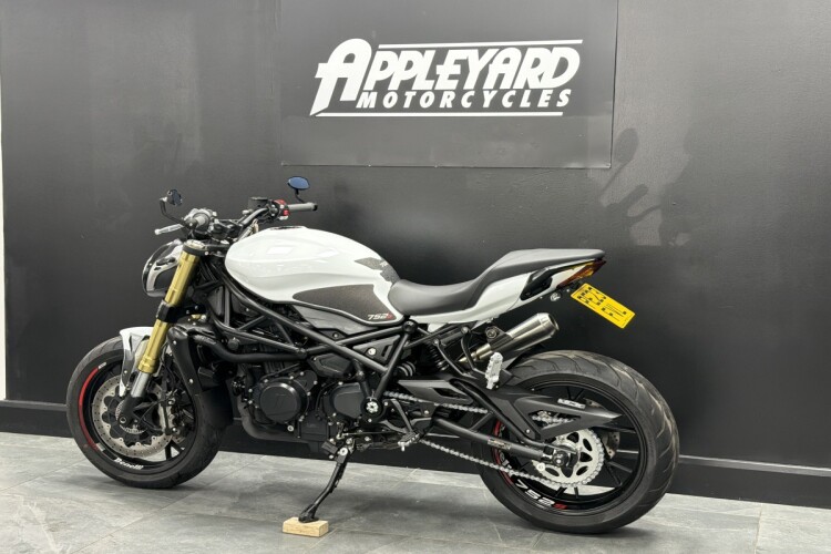 BENELLI 752 S