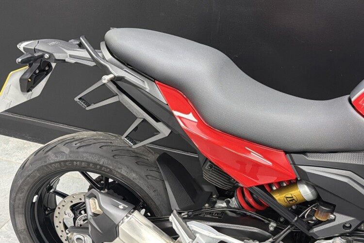 BMW F 900 XR