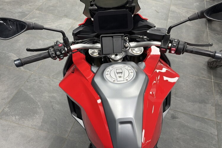 BMW F 900 XR