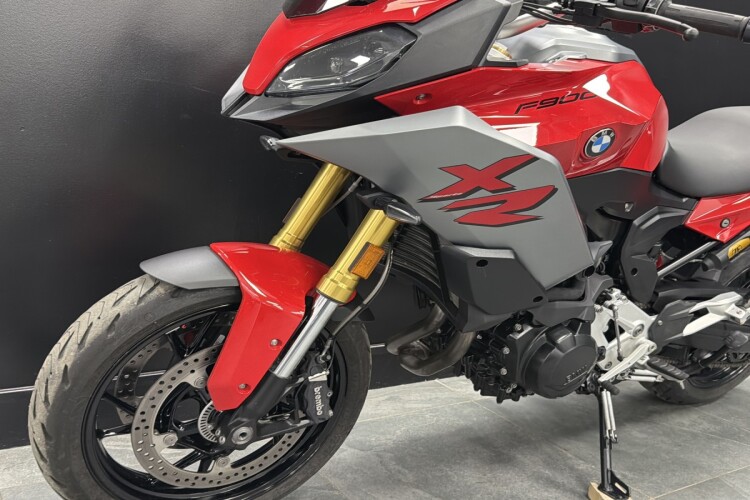 BMW F 900 XR
