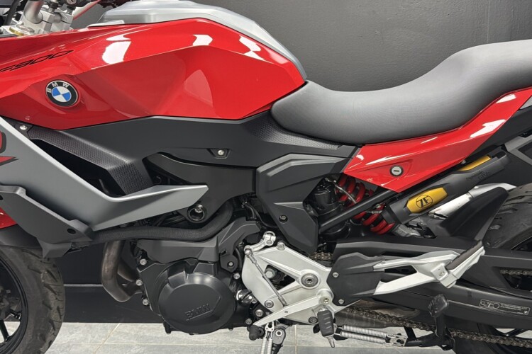 BMW F 900 XR