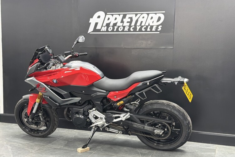 BMW F 900 XR