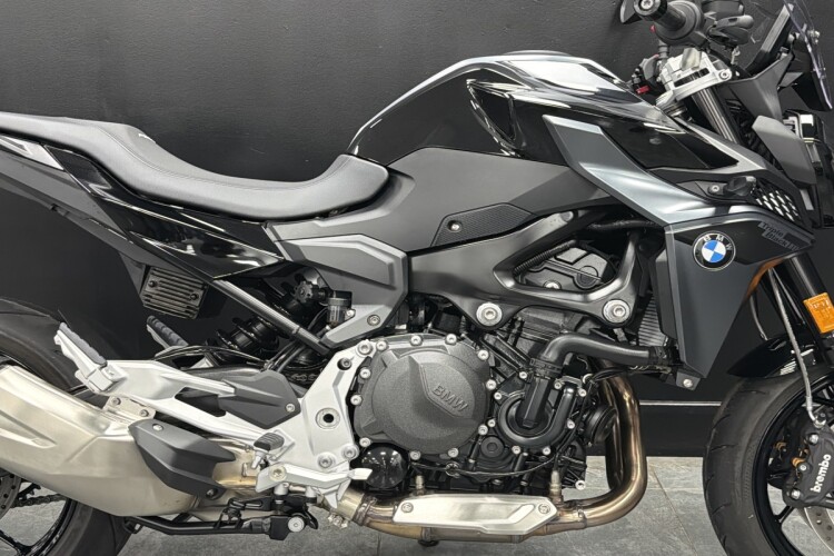 BMW F900R