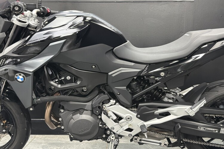 BMW F900R