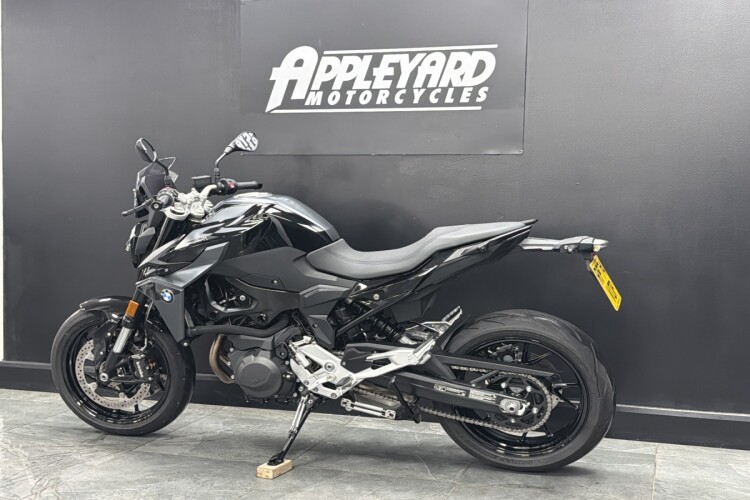 BMW F900R