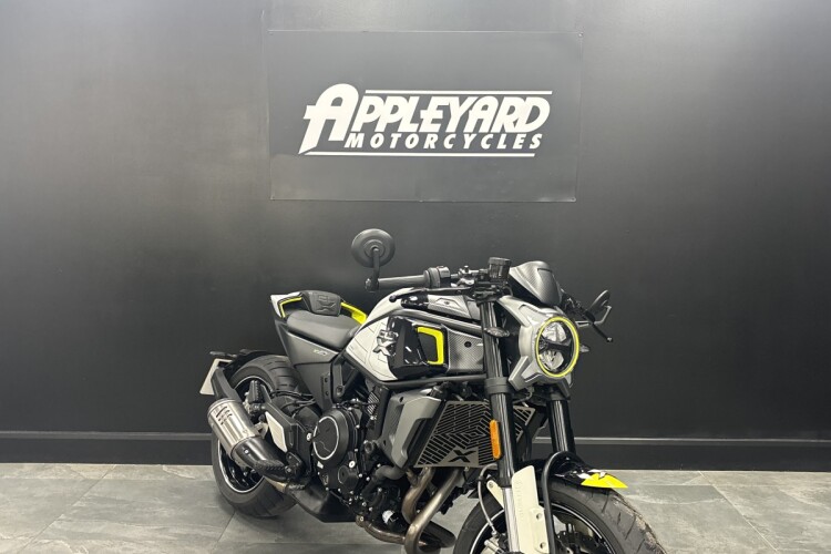CFMOTO 700CL-X SPORT