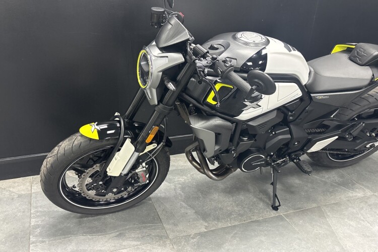 CFMOTO 700CL-X SPORT