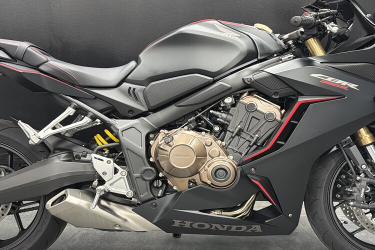 HONDA CBR650R