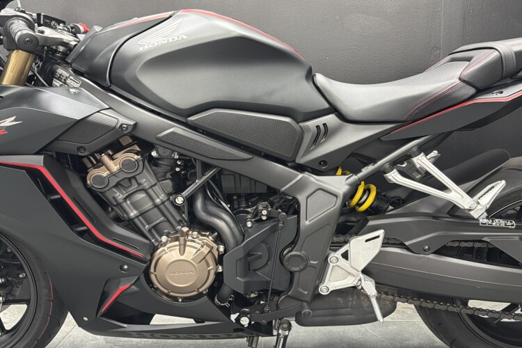 HONDA CBR650R
