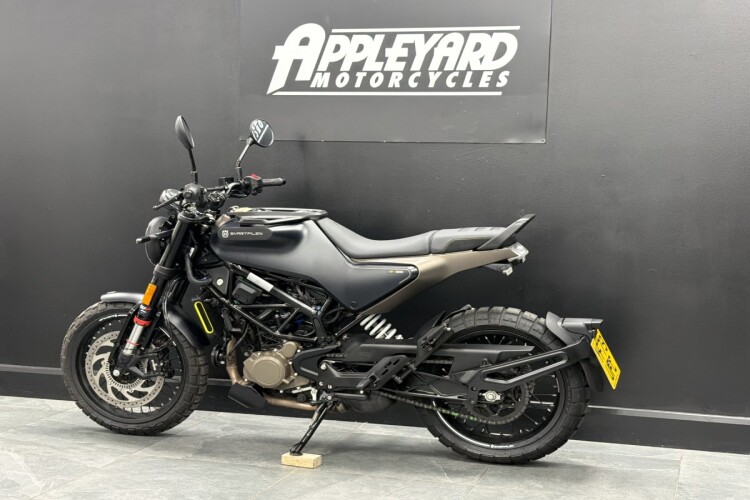 HUSQVARNA SVARTPILEN 125