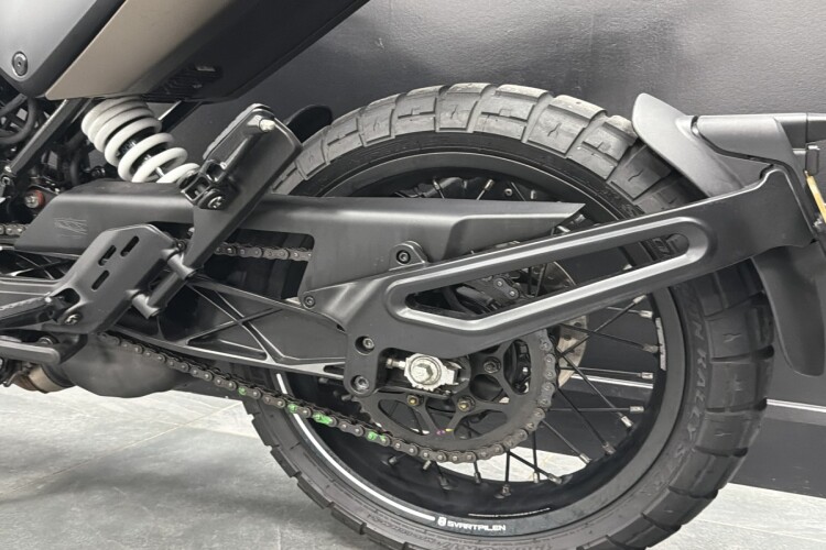 HUSQVARNA SVARTPILEN 125