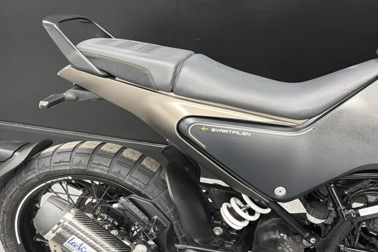 HUSQVARNA SVARTPILEN 401
