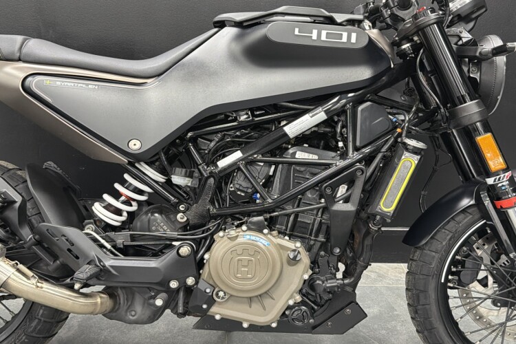 HUSQVARNA SVARTPILEN 401