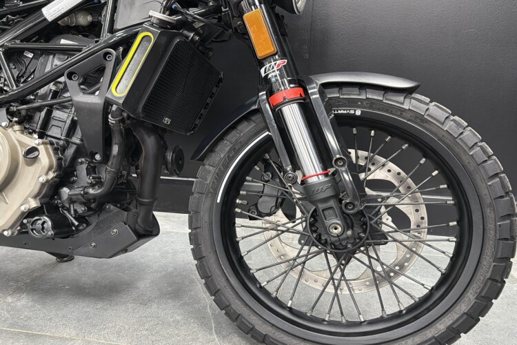 HUSQVARNA SVARTPILEN 401