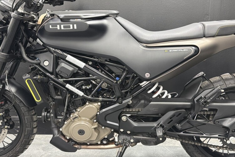 HUSQVARNA SVARTPILEN 401