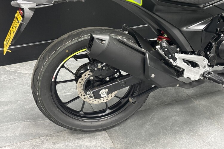 KEEWAY RKS 125