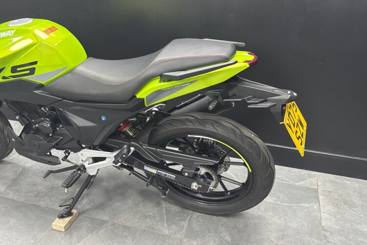 KEEWAY RKS 125