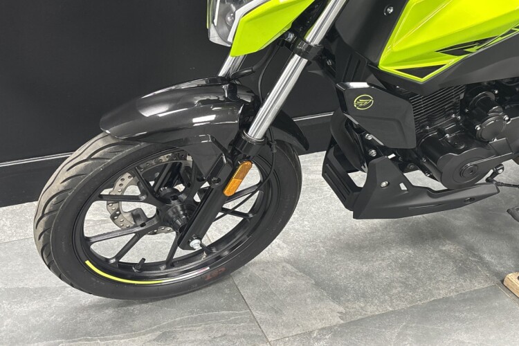 KEEWAY RKS 125