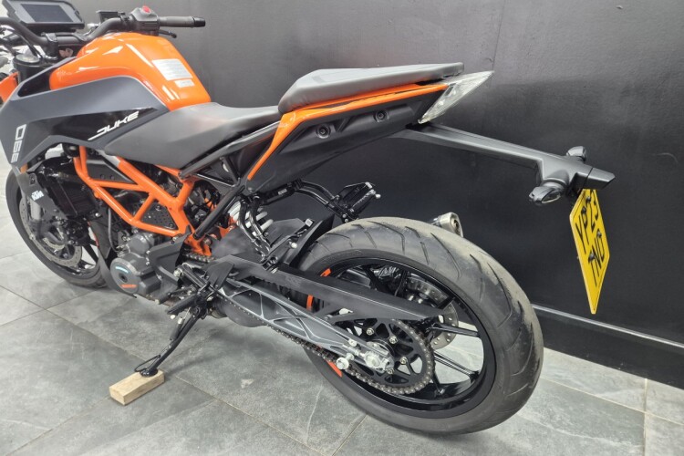 KTM 390 DUKE