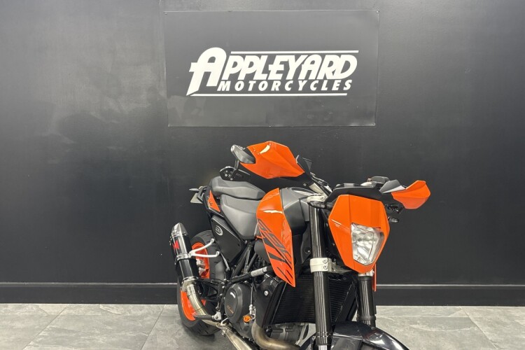KTM 690 DUKE