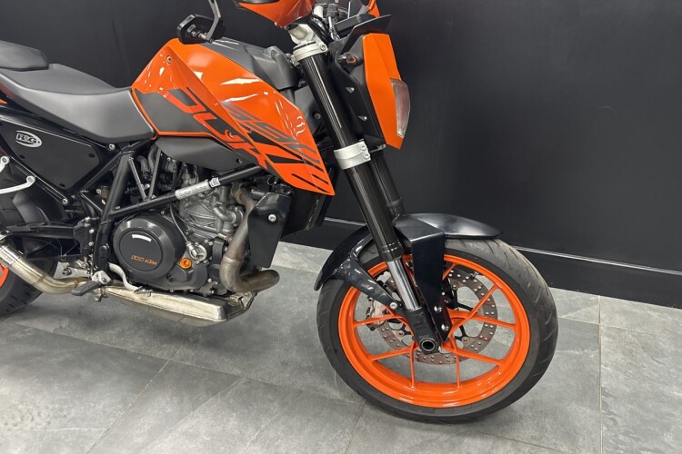 KTM 690 DUKE