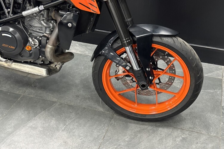KTM 690 DUKE