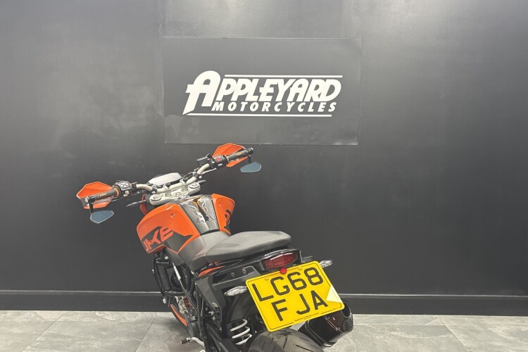 KTM 690 DUKE