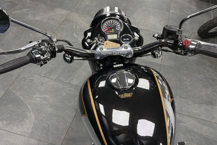 ROYAL ENFIELD CLASSIC 650