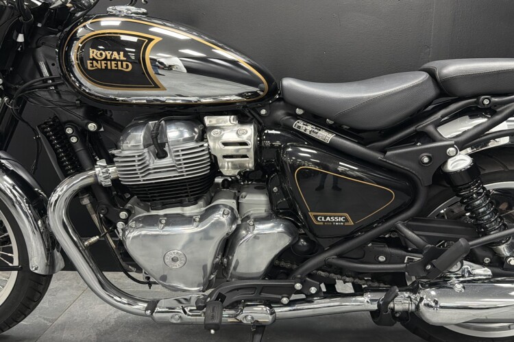ROYAL ENFIELD CLASSIC 650