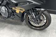 SUZUKI GSX-8R