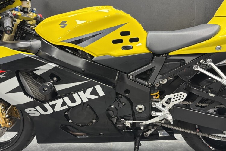 SUZUKI GSX-R750