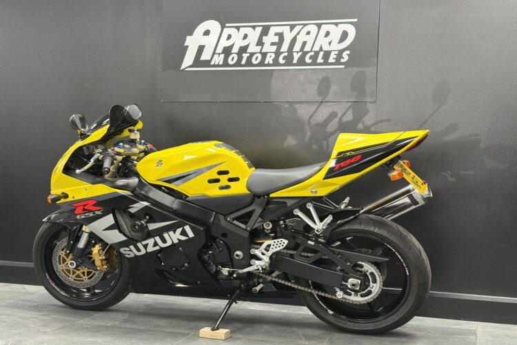 SUZUKI GSX-R750