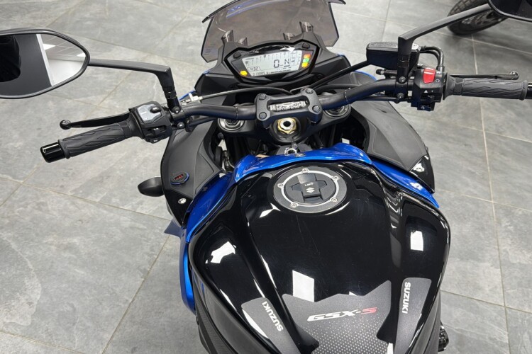 SUZUKI GSX-S1000F