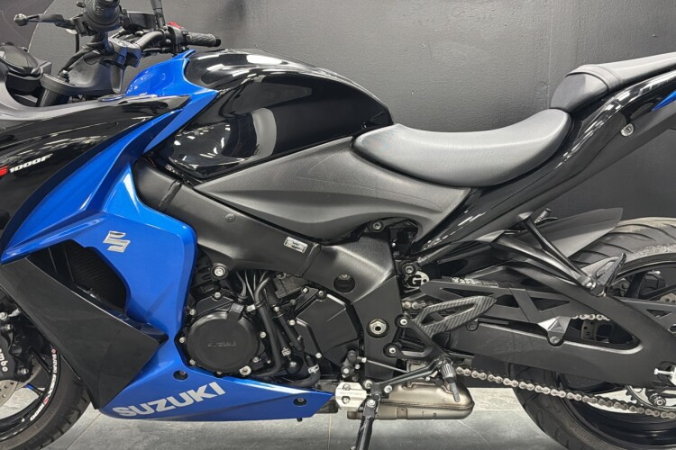 SUZUKI GSX-S1000F