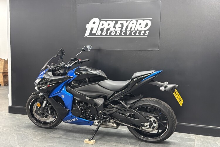 SUZUKI GSX-S1000F