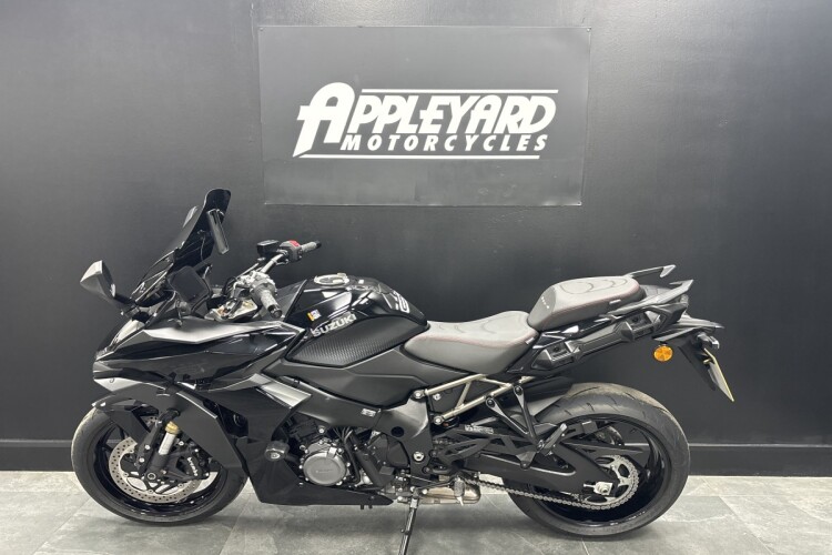 SUZUKI GSX-S1000GT