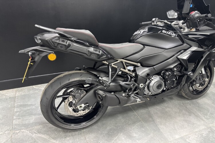 SUZUKI GSX-S1000GT