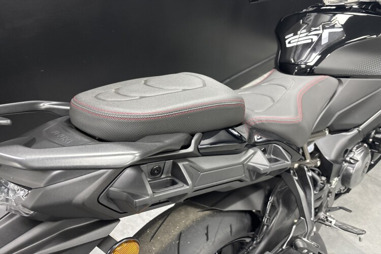 SUZUKI GSX-S1000GT