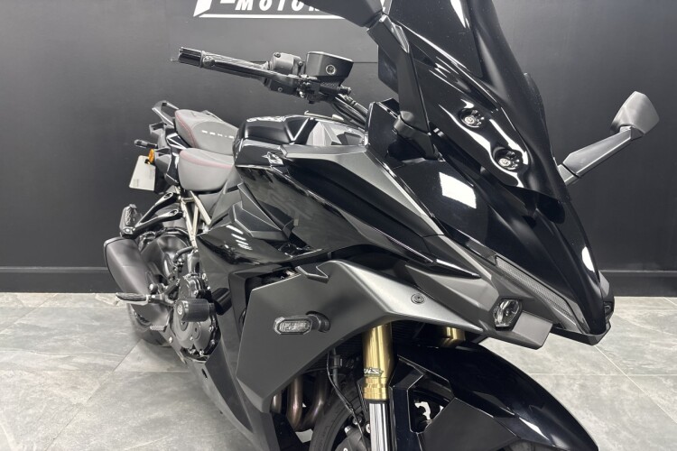 SUZUKI GSX-S1000GT