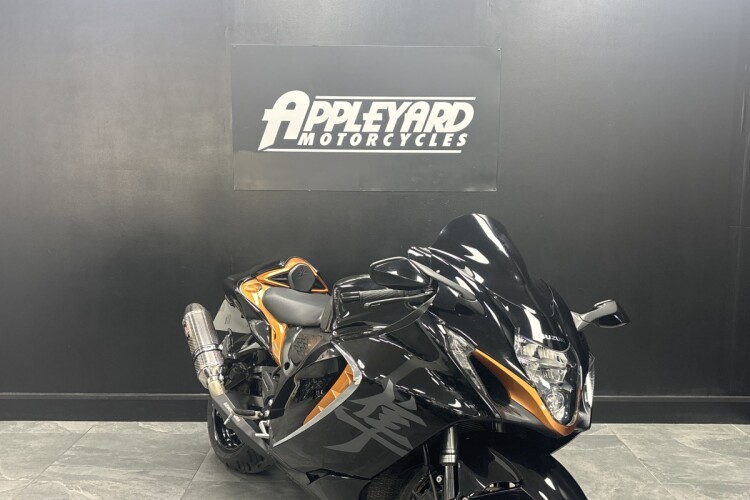 SUZUKI GSX1300R HAYABUSA