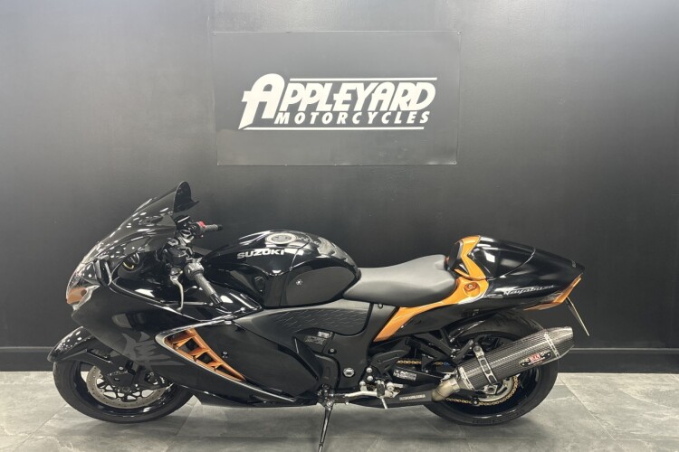 SUZUKI GSX1300R HAYABUSA