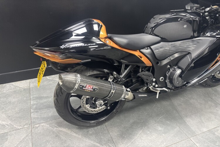 SUZUKI GSX1300R HAYABUSA