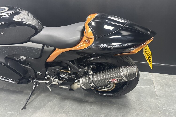 SUZUKI GSX1300R HAYABUSA